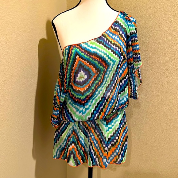 Swimsuit coverup - Picture 4 of 6